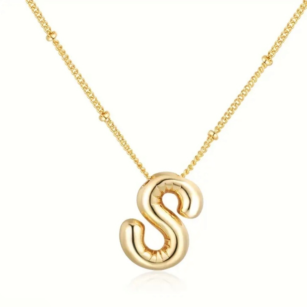 Bubble Letter Initial necklace - Picture 4 of 6